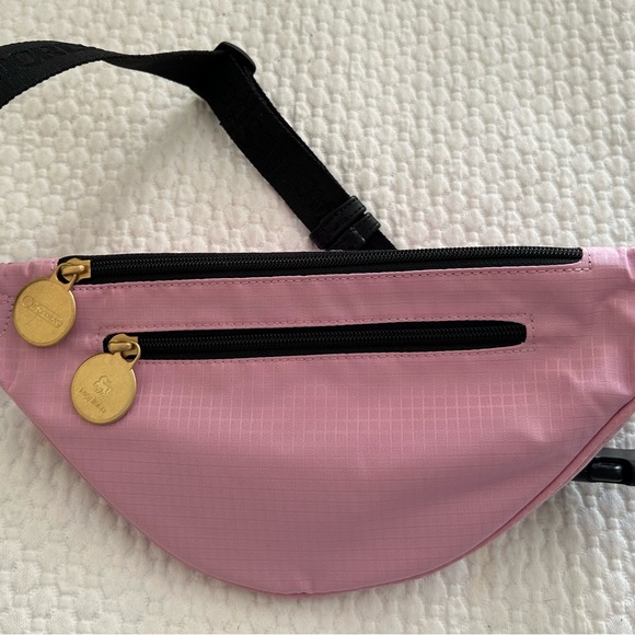 Le Sport Sac, Pink, New No Tags, Fanny Pack. - Picture 3 of 3